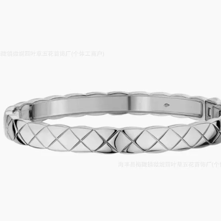 Chanel Luxury Premium Rhinestone Gold Bracelet