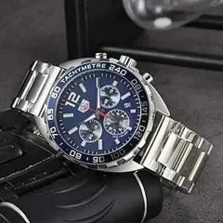 One watch, hundreds of attitudes (Rolex)