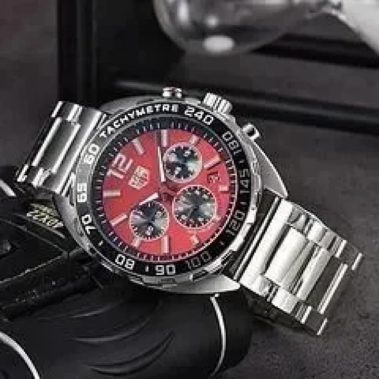 One watch, hundreds of attitudes (Rolex)