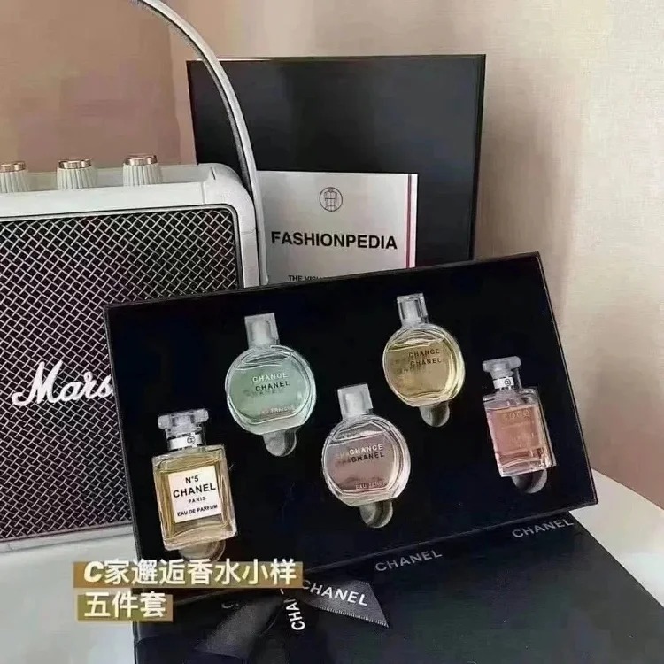 Fashionable and Popular Perfume Set (P-0103)