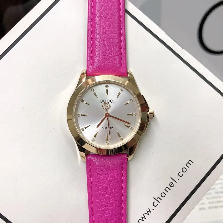 Gucci Minimalist Fashion Accessory