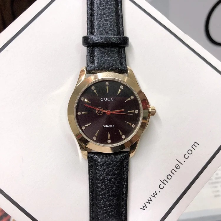 Gucci Minimalist Fashion Accessory