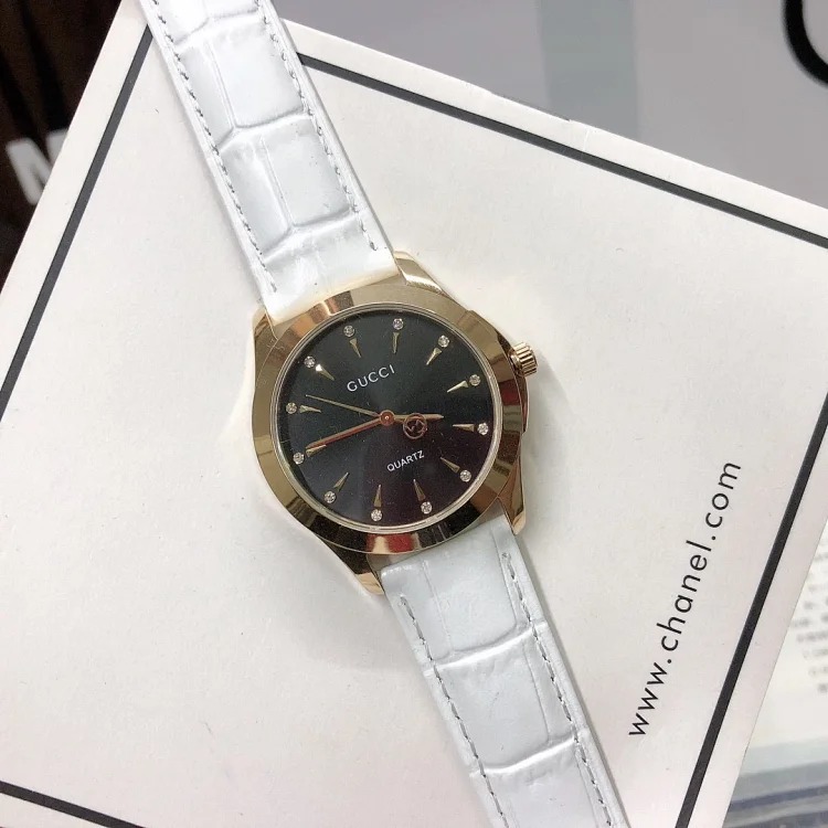 Gucci Minimalist Fashion Accessory