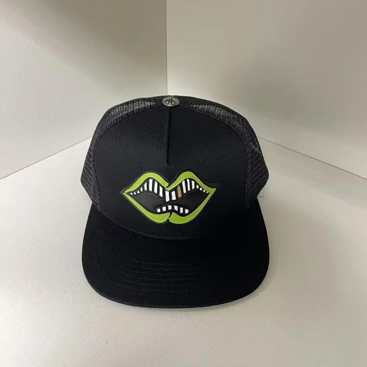 Casual Versatile Embroidered Baseball Cap