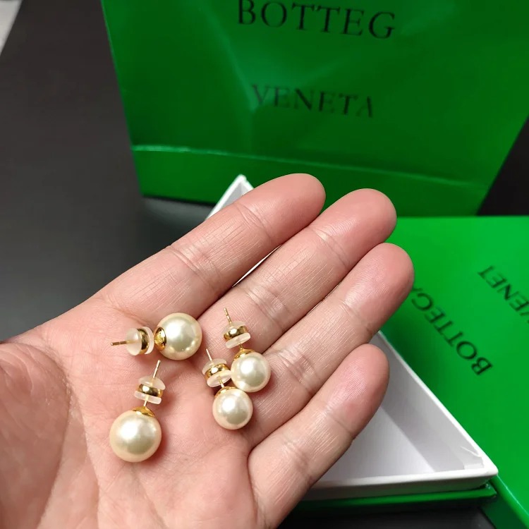 Chanel Vintage Luxury Minimalist Earrings