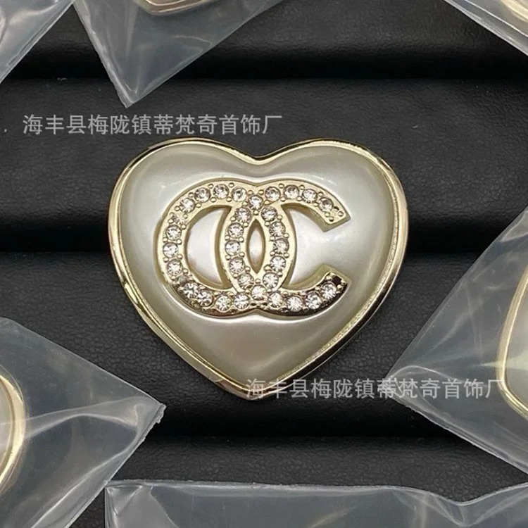 Chanel Luxury Versatile Pearl Fashion Accessory